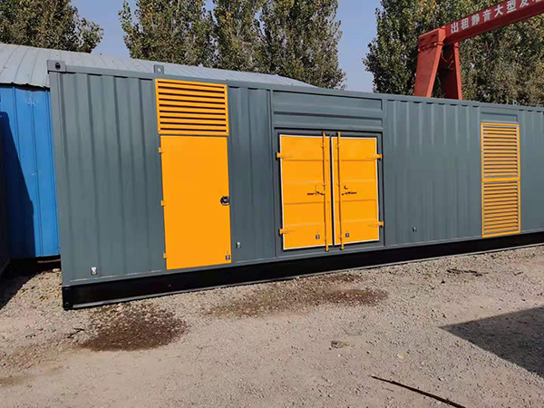 鸡冠300kw 柴油发电机组用多大的空气开关？