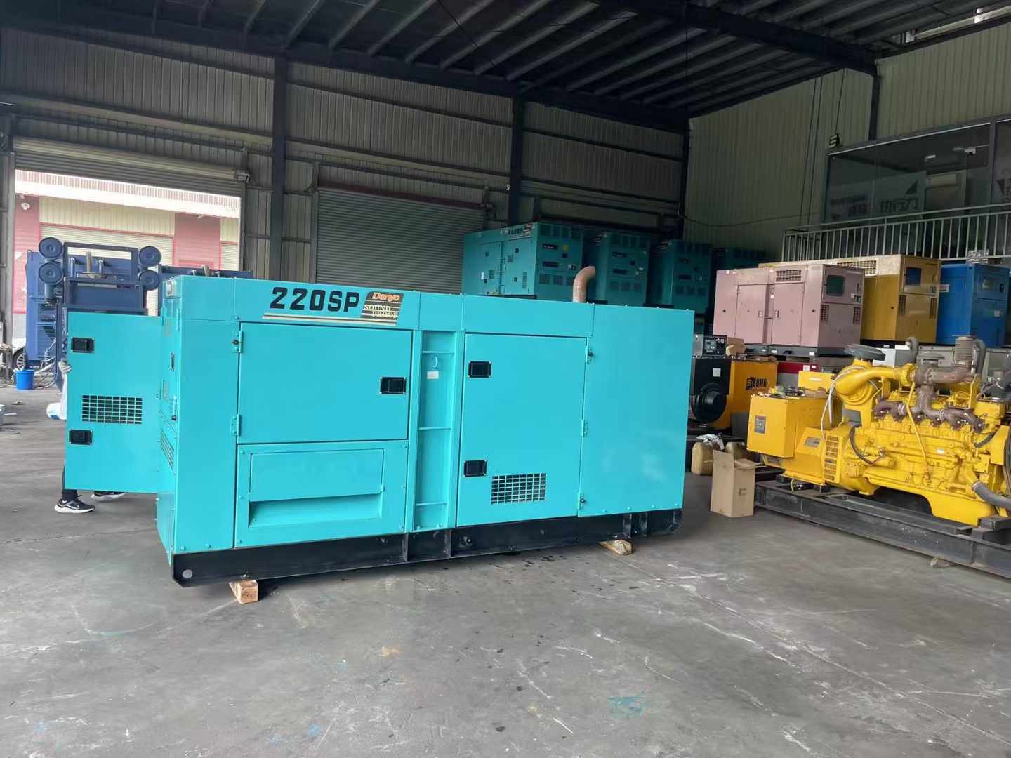 鸡冠800kW 柴油发电机的输出电流波动范围是多少?