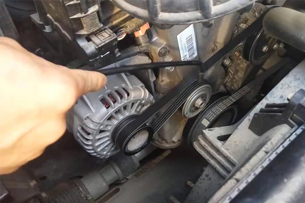 鸡冠转速传感器的工作原理是什么?